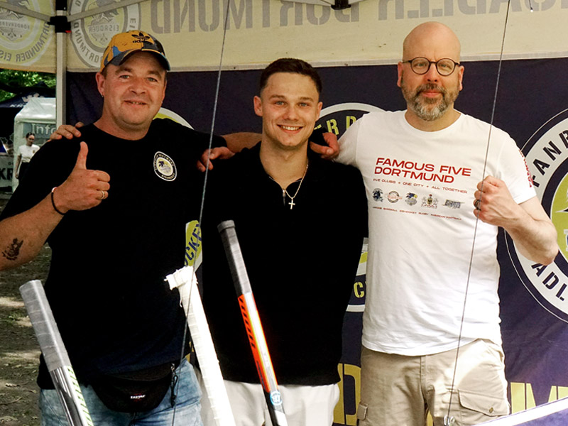 Eisadler Dortmund am Stand im Westpark - Vorstand und Spieler