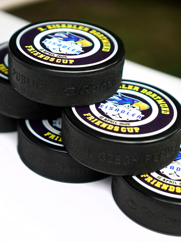 Am Stand im Westpark - Eishockeypucks