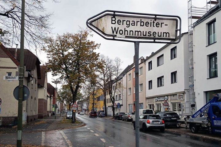 Bergarbeiter-Wohnmuseum Straßenschild, Titelbild