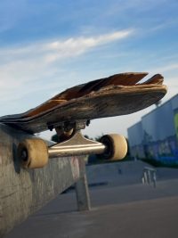 Kaputtes Board im Skatepark Hombruch